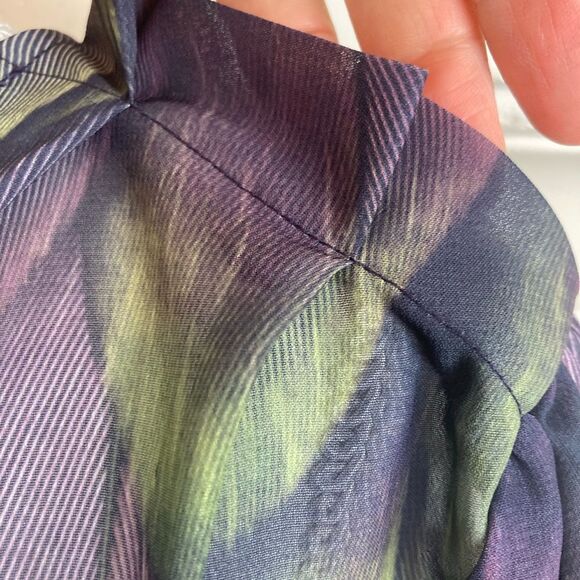 Exotic Feather Leaves Print Blouse w/tiny ruffles on shoulders - Picture 8 of 12